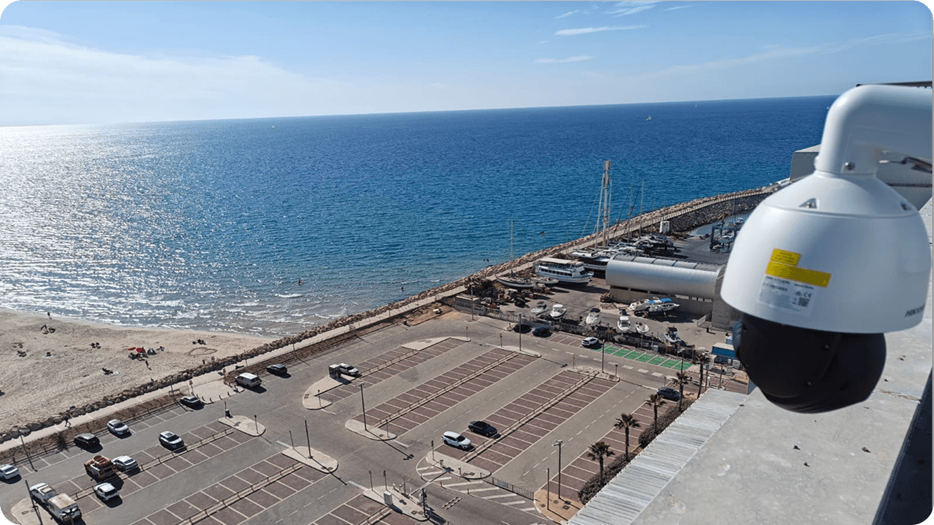 יותר מסתם מצלמות